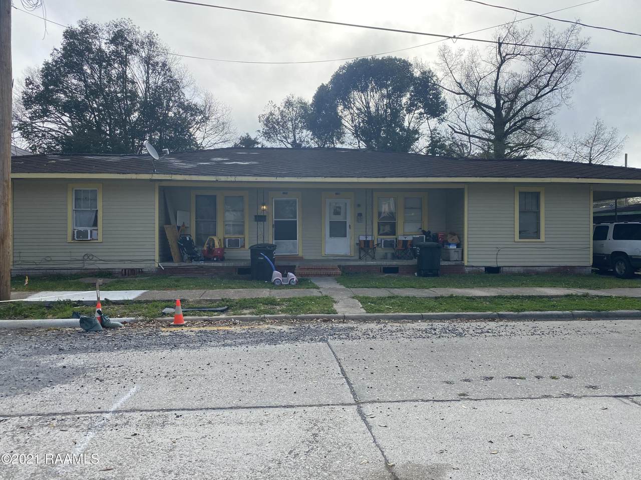 111 & 113 Saint Valerie Street - Photo 1