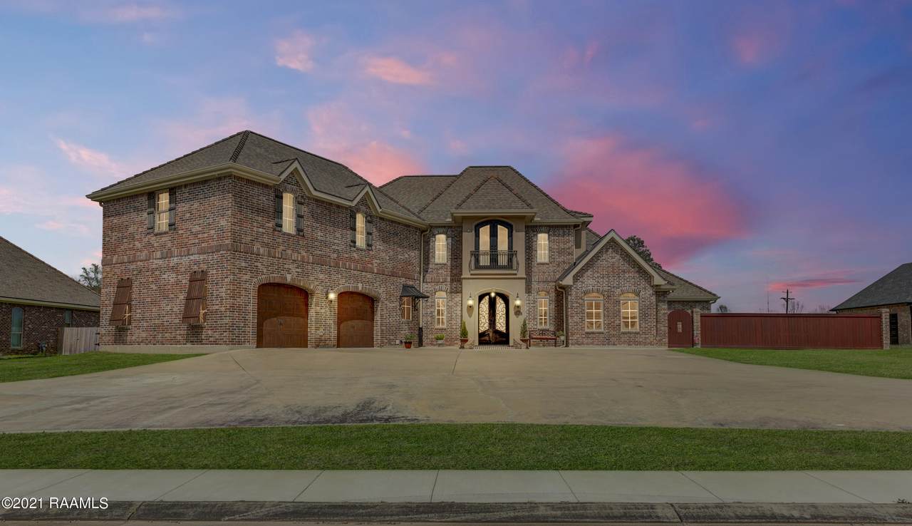 102 Ideal Street - Photo 1