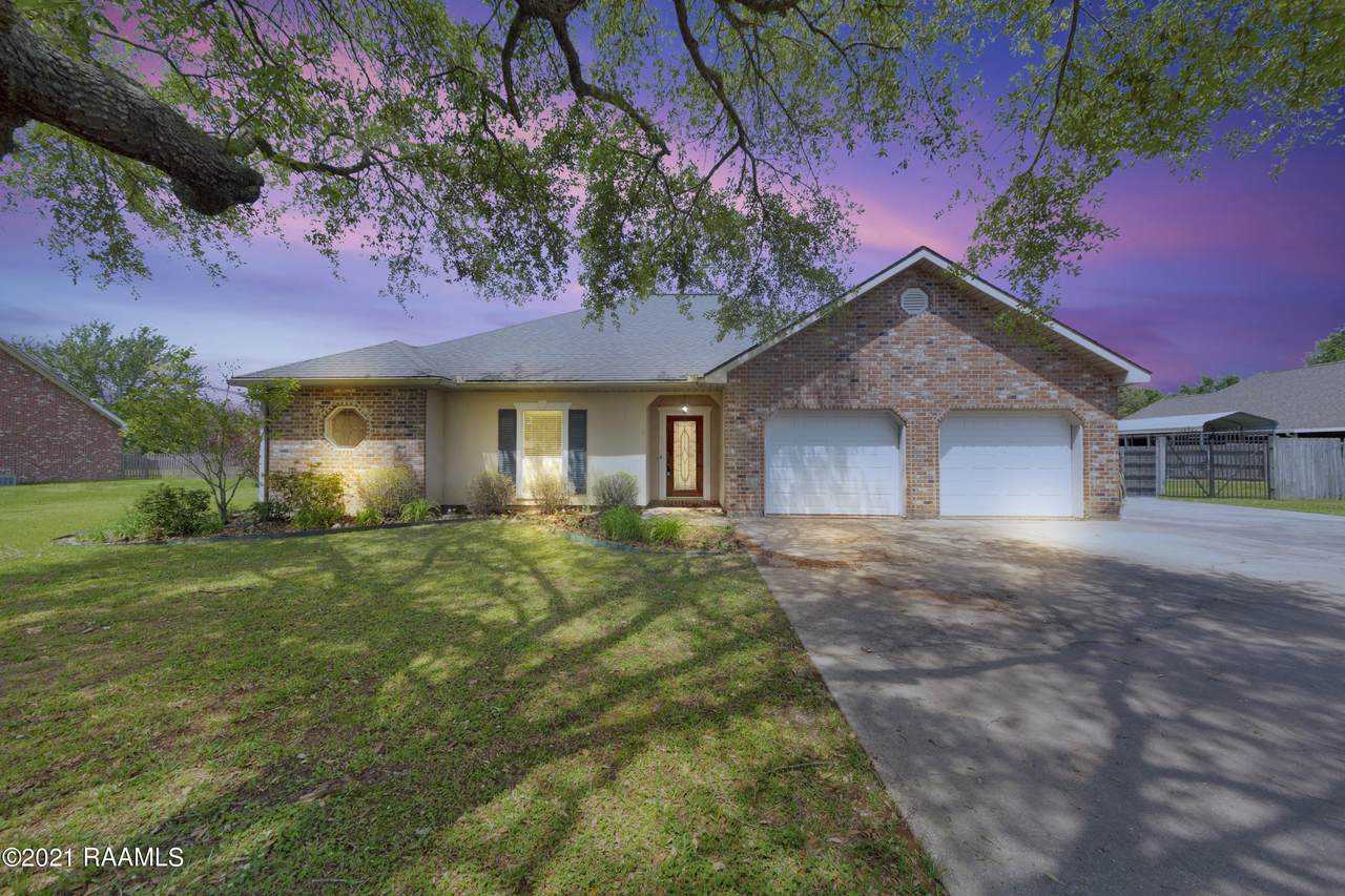 225 Daybreak Drive - Photo 1