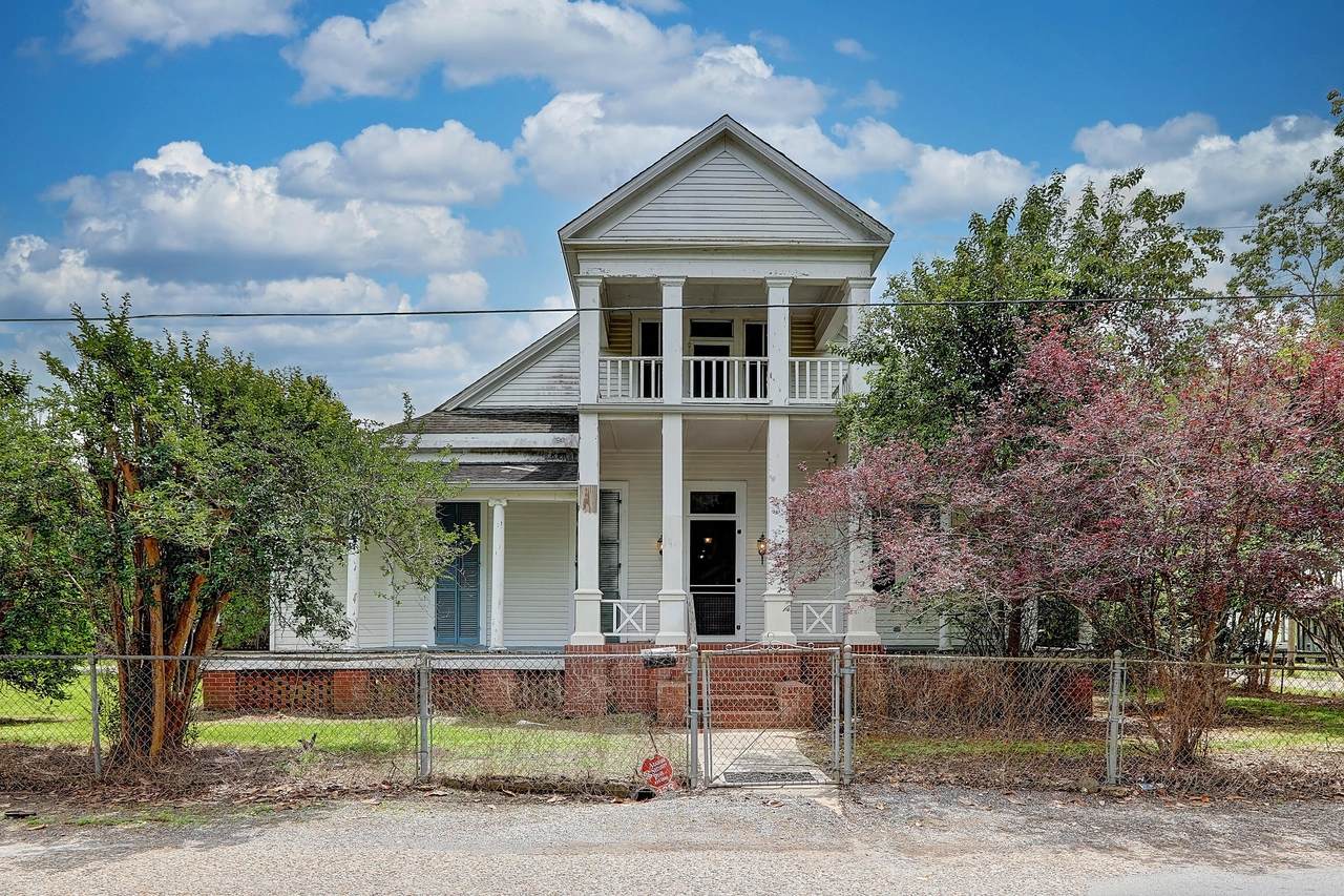 328 Druilhet Street - Photo 1