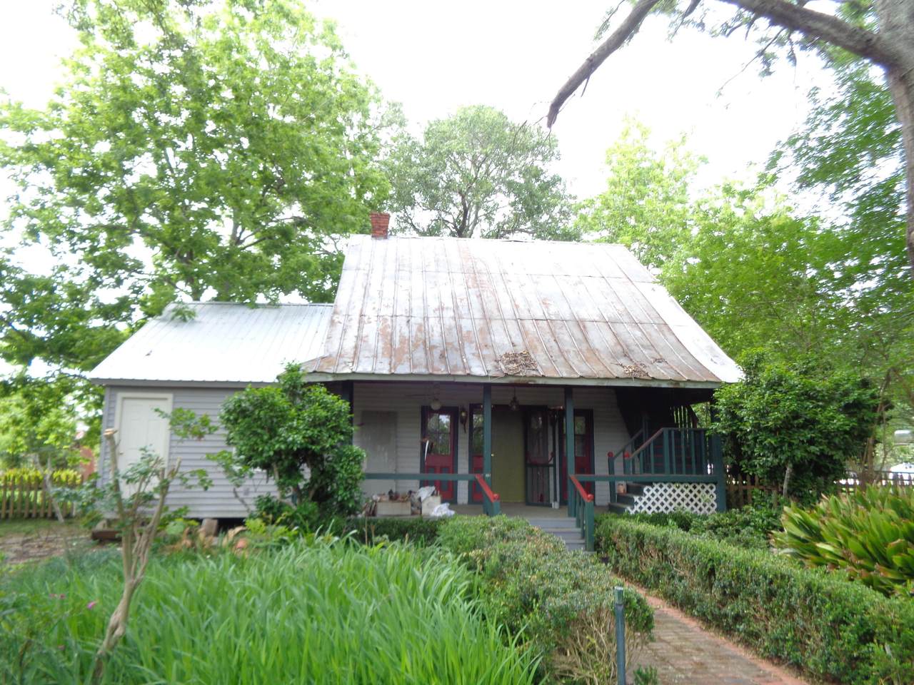 139 Poppy Drive - Photo 1