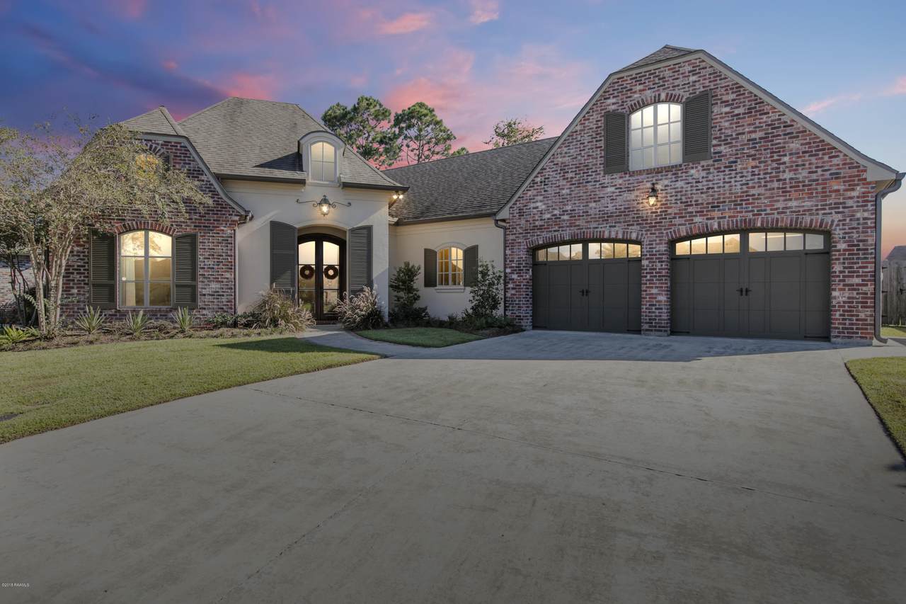 124 Huttingtower Lane - Photo 1