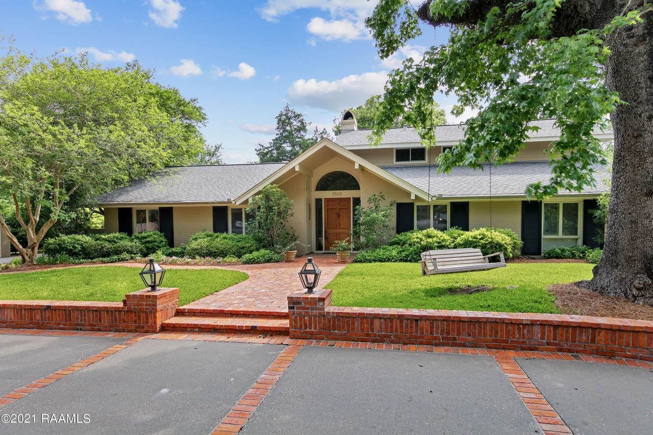 1502 Greenbriar Road - Photo 1