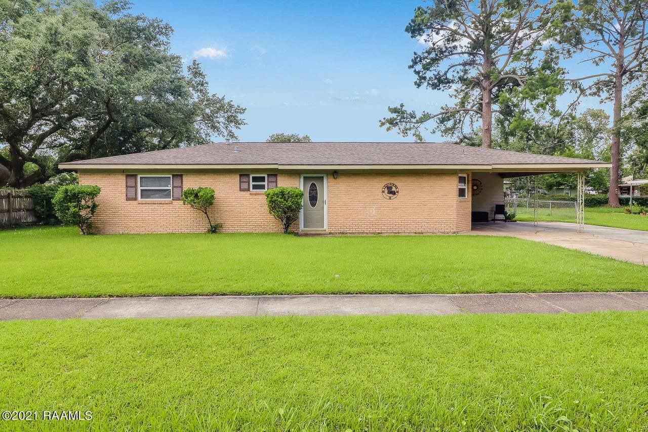 105 Birch Drive - Photo 1