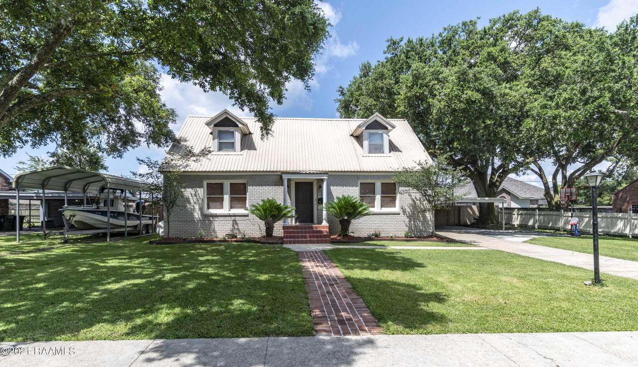 221 Country Club Drive - Photo 1