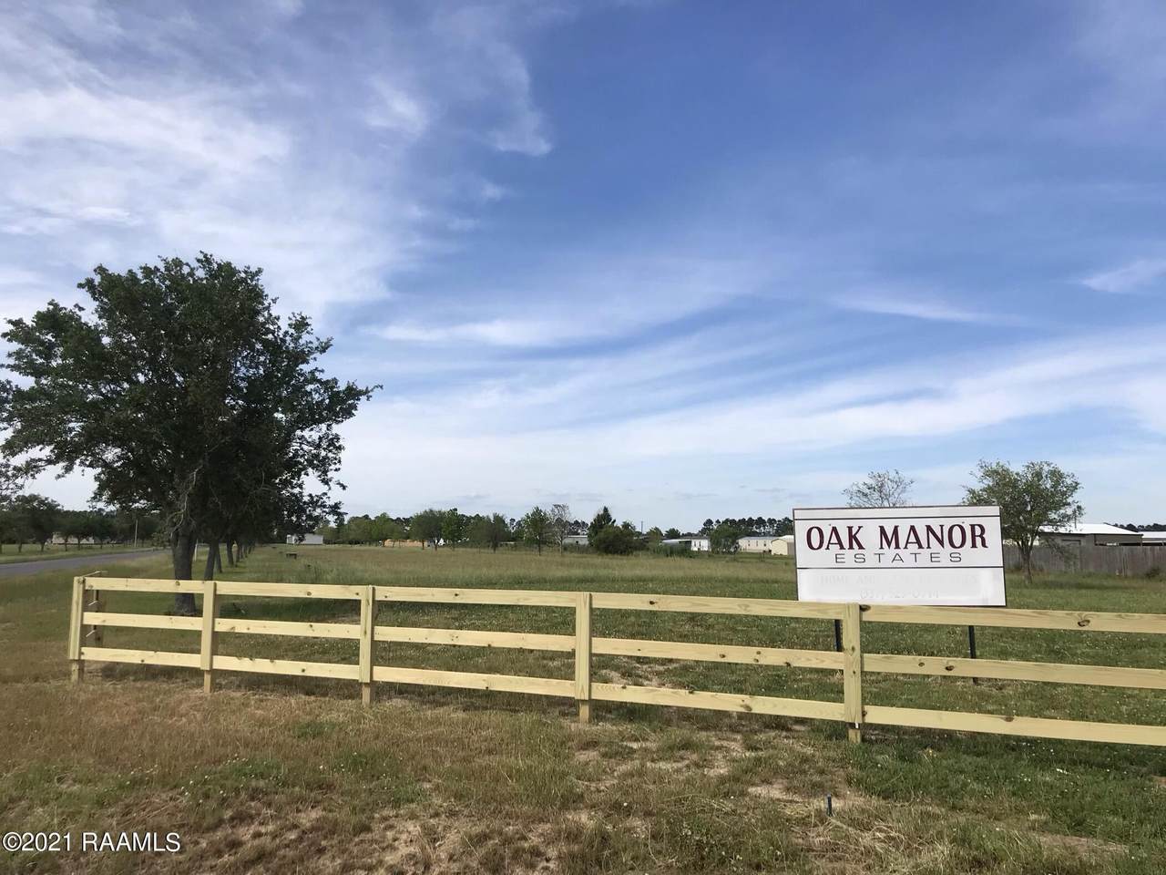 114 Oak Manor Road - Photo 1