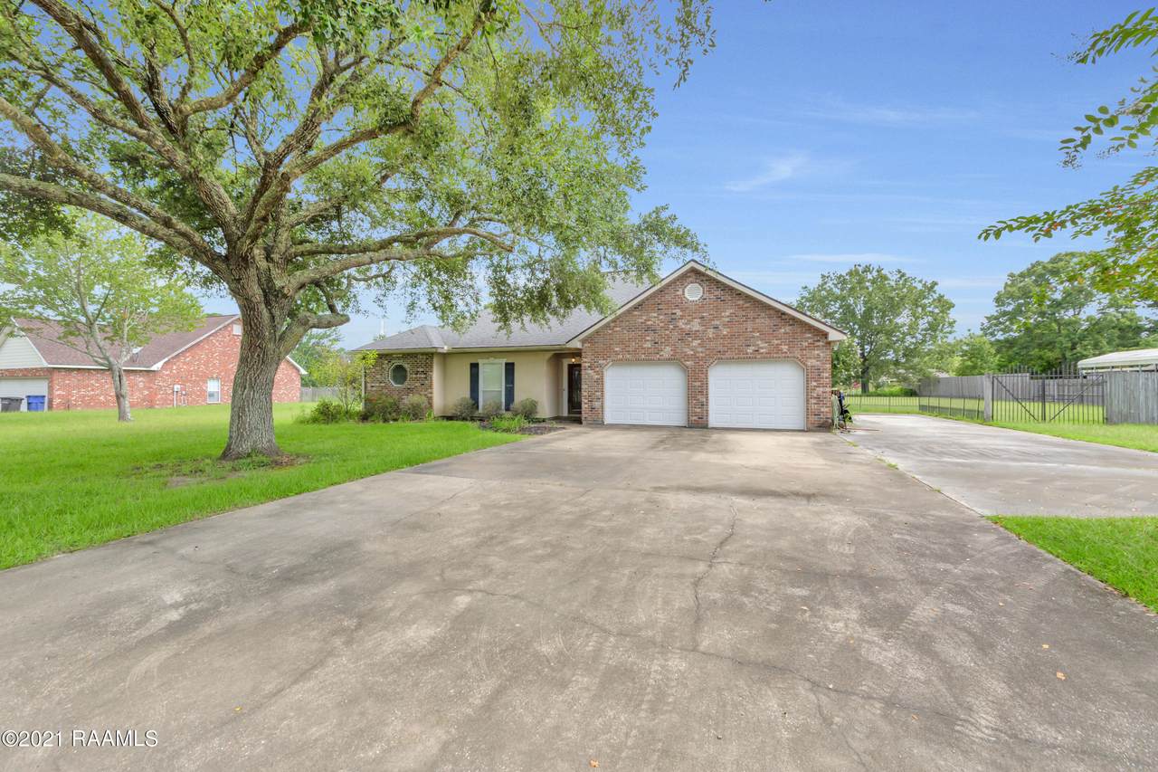 225 Daybreak Drive - Photo 1