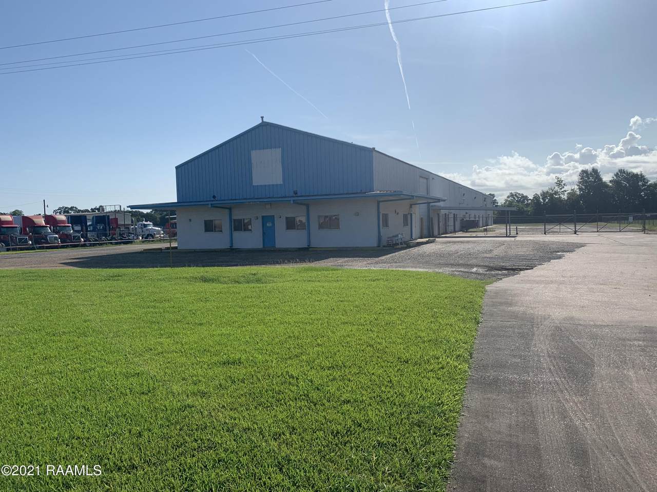 6007 Hwy 90 East - Photo 1