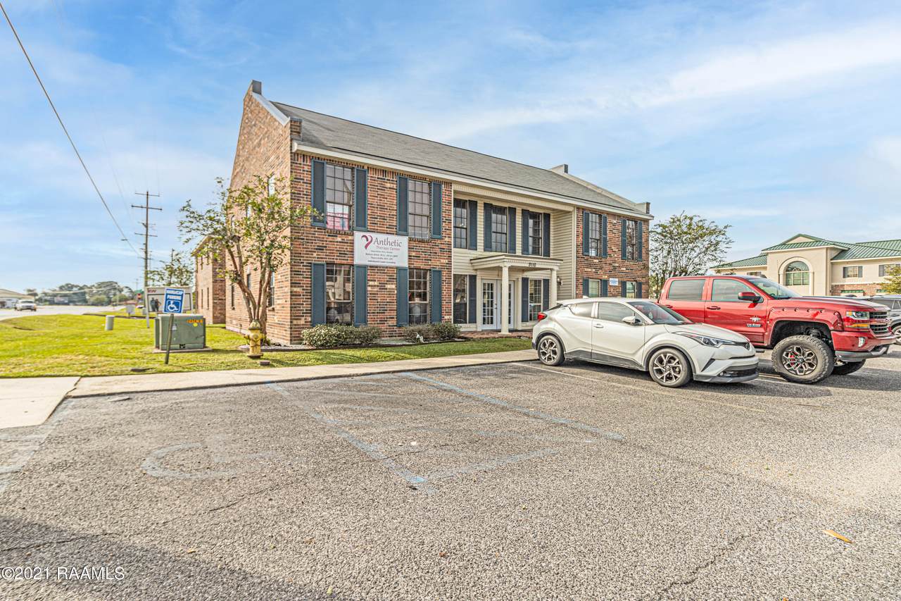 3110 Pinhook Road - Photo 1
