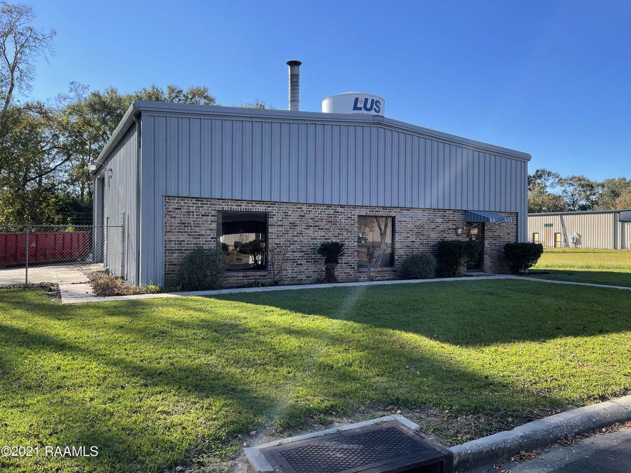 304 Fairlane Drive - Photo 1