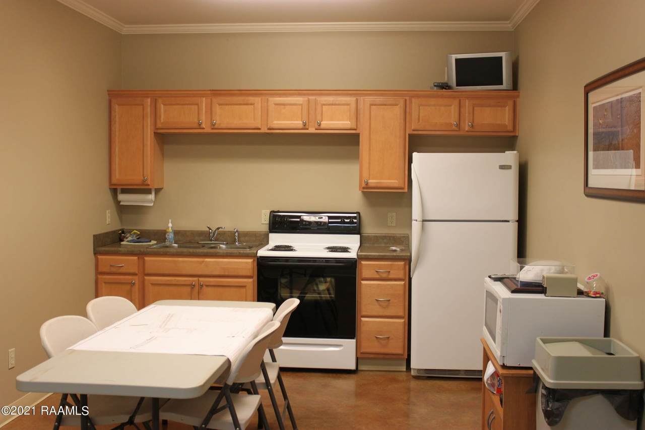 116 Credit Drive - Photo 1