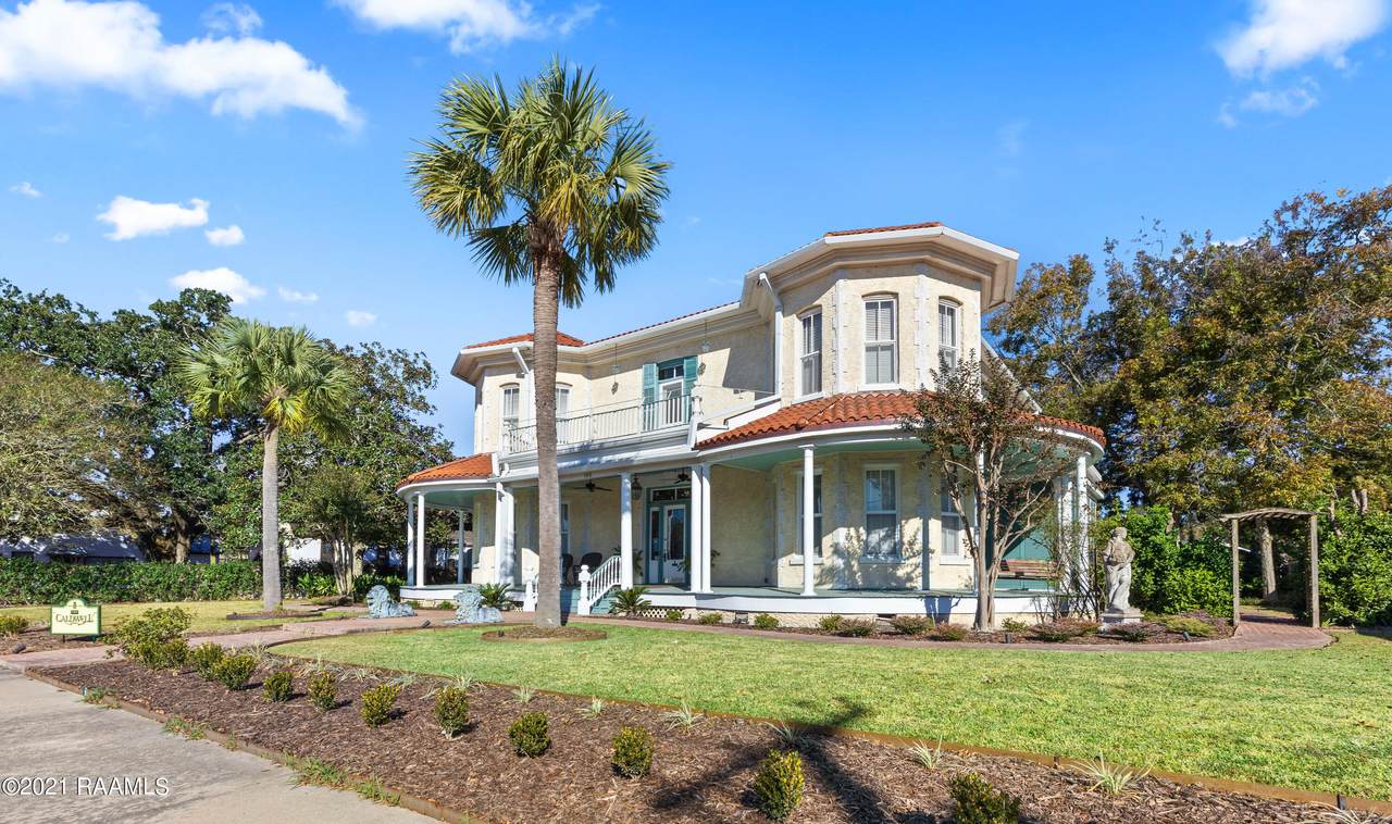 105 Vermilion Street - Photo 1