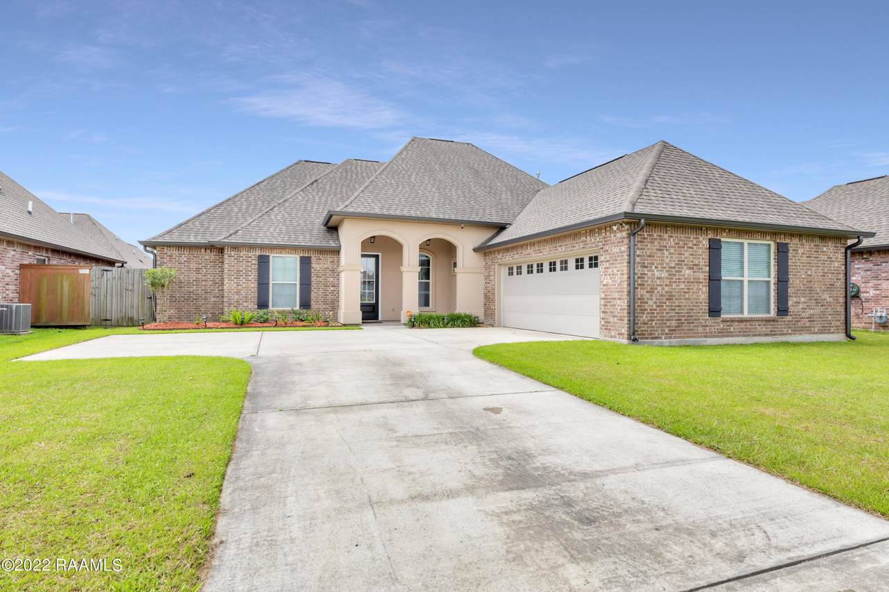 301 Meadowland Drive - Photo 1