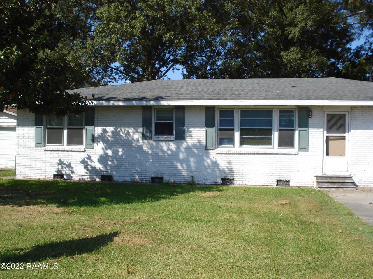 17573 Hwy 190 - Photo 1