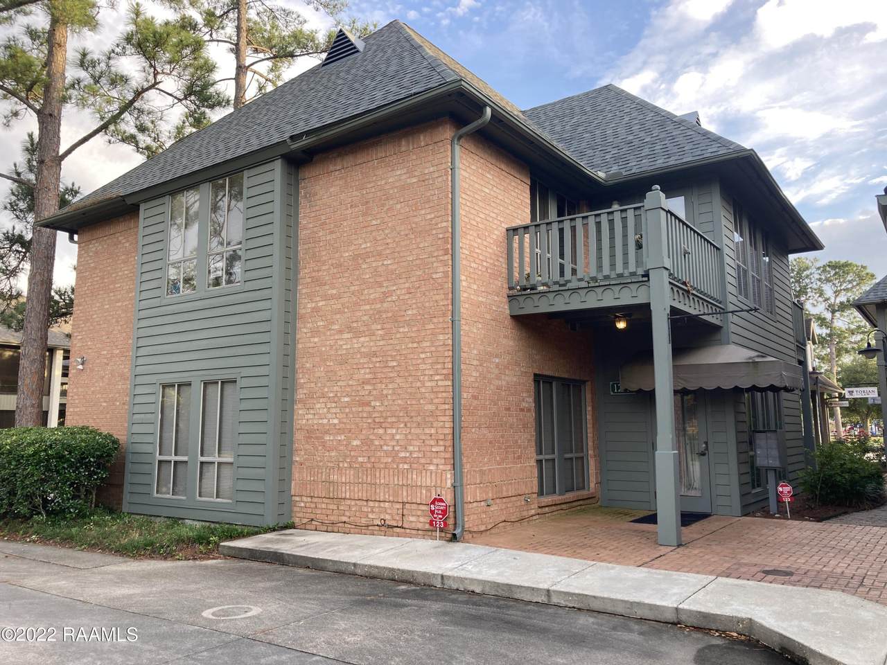123 Ridgeway Drive - Photo 1