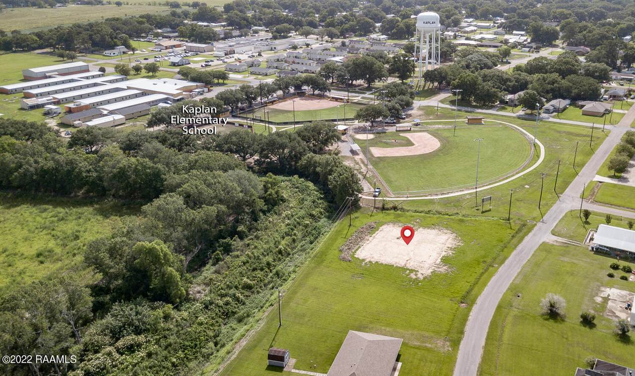 320 Parkway Drive - Photo 1