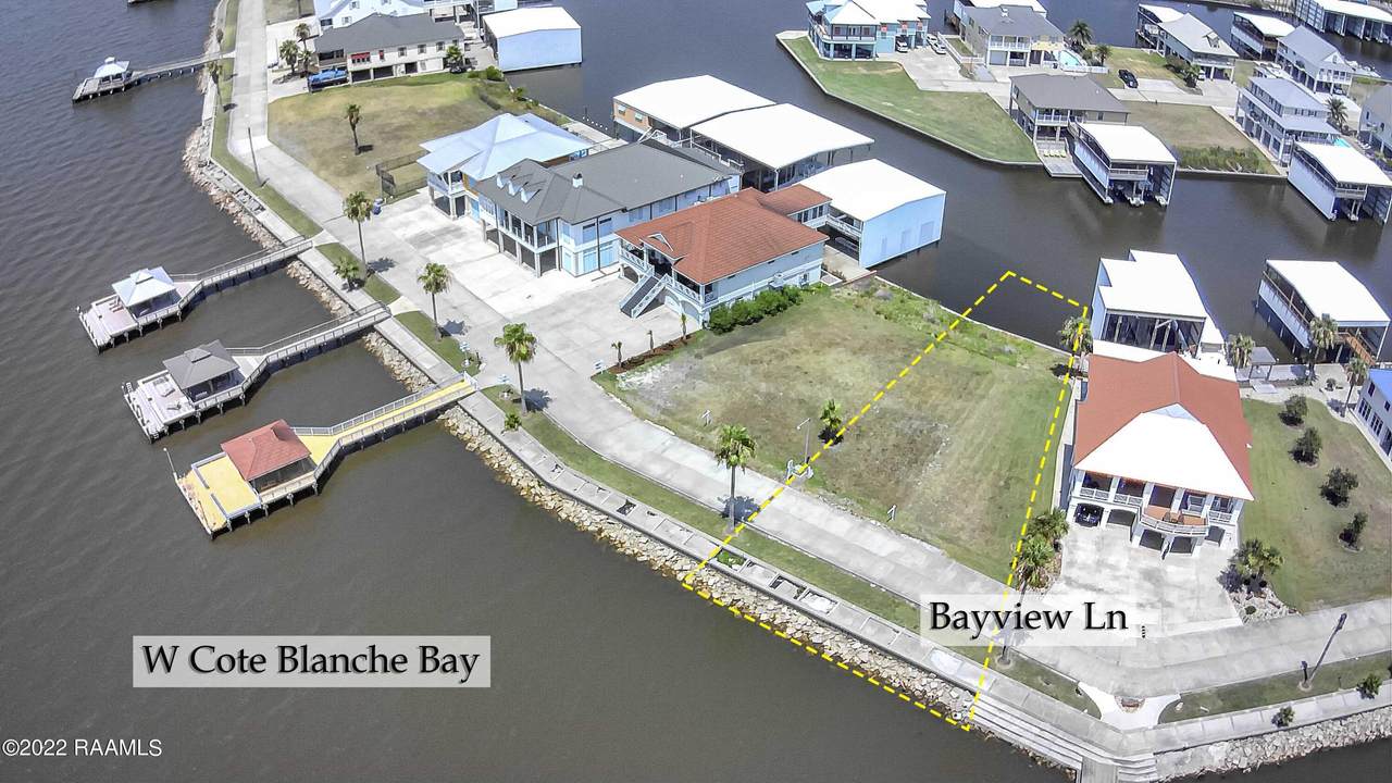 424 Bayview Drive - Photo 1