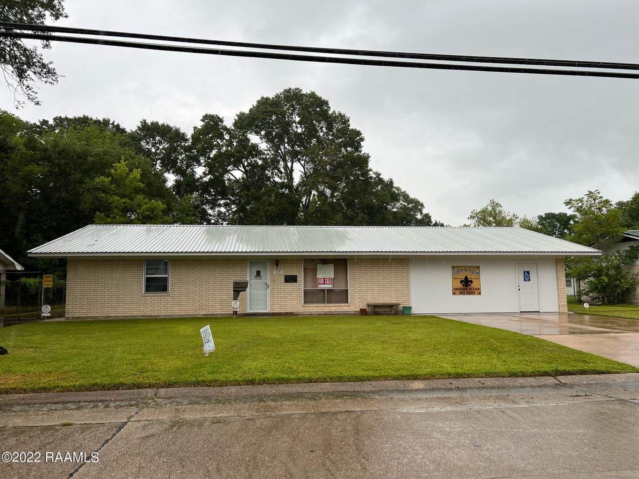 719 Magnolia Street - Photo 1
