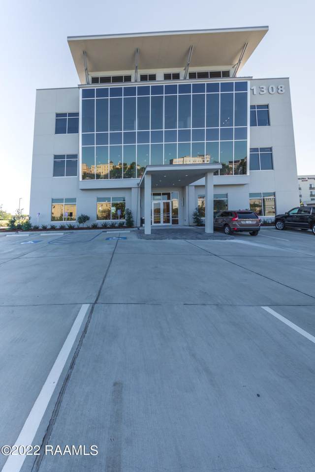 1308 Camellia Boulevard - Photo 1