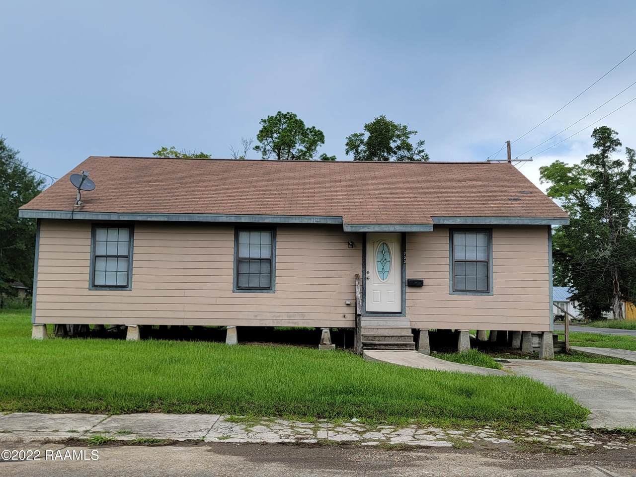 733 Laurent Street - Photo 1