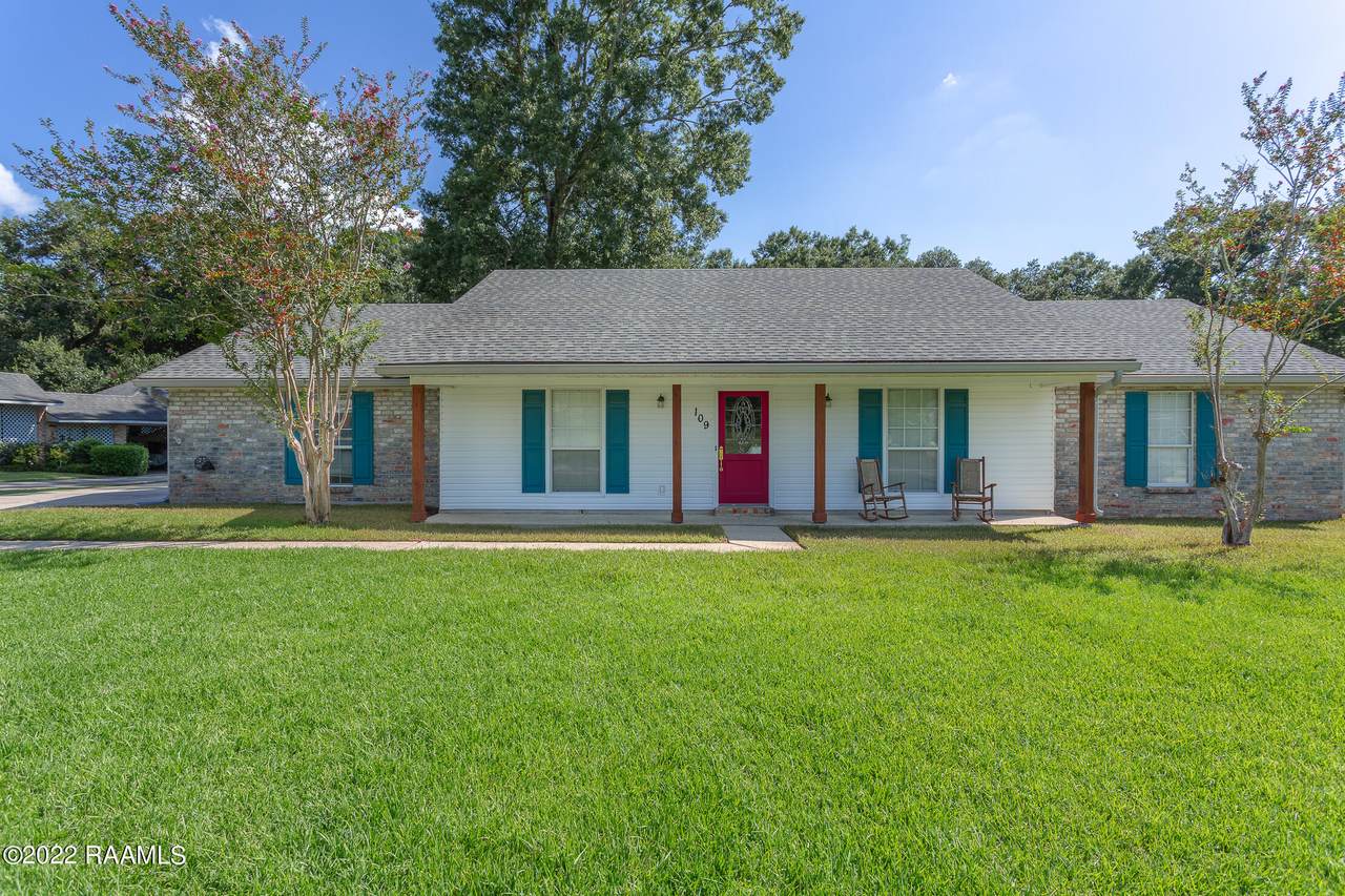 109 Greenfield Drive - Photo 1