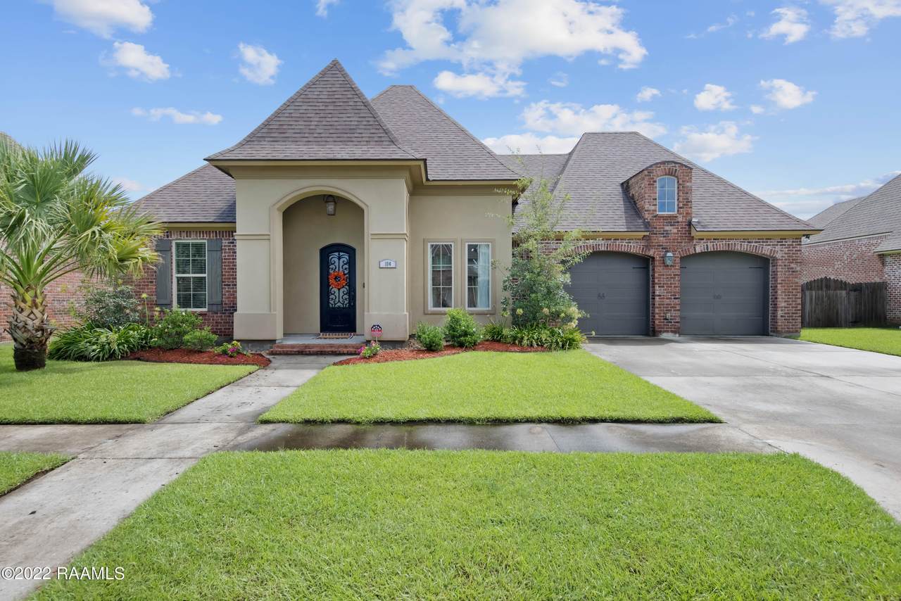 104 Sago Palm Way - Photo 1