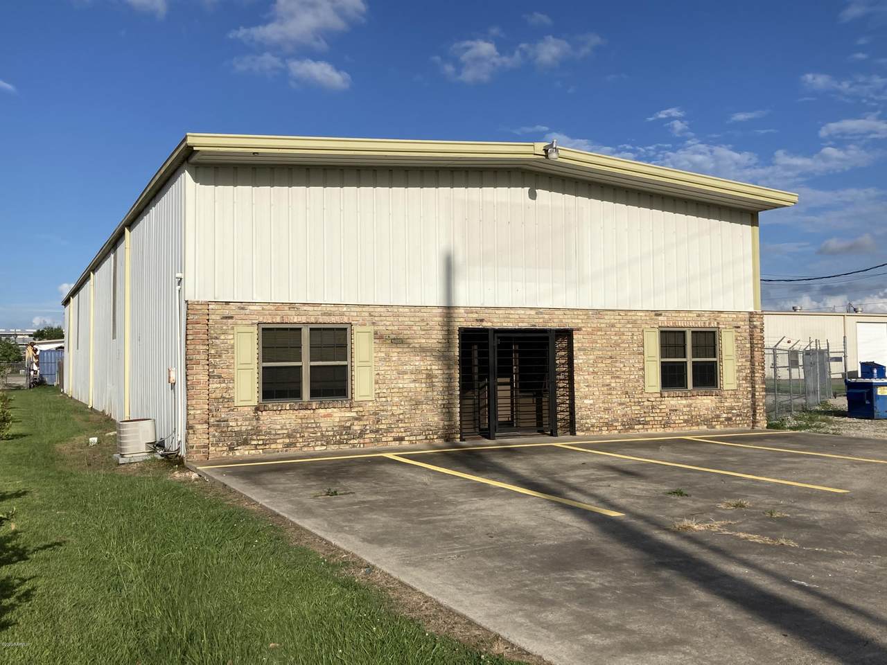 105 Zachary Drive - Photo 1