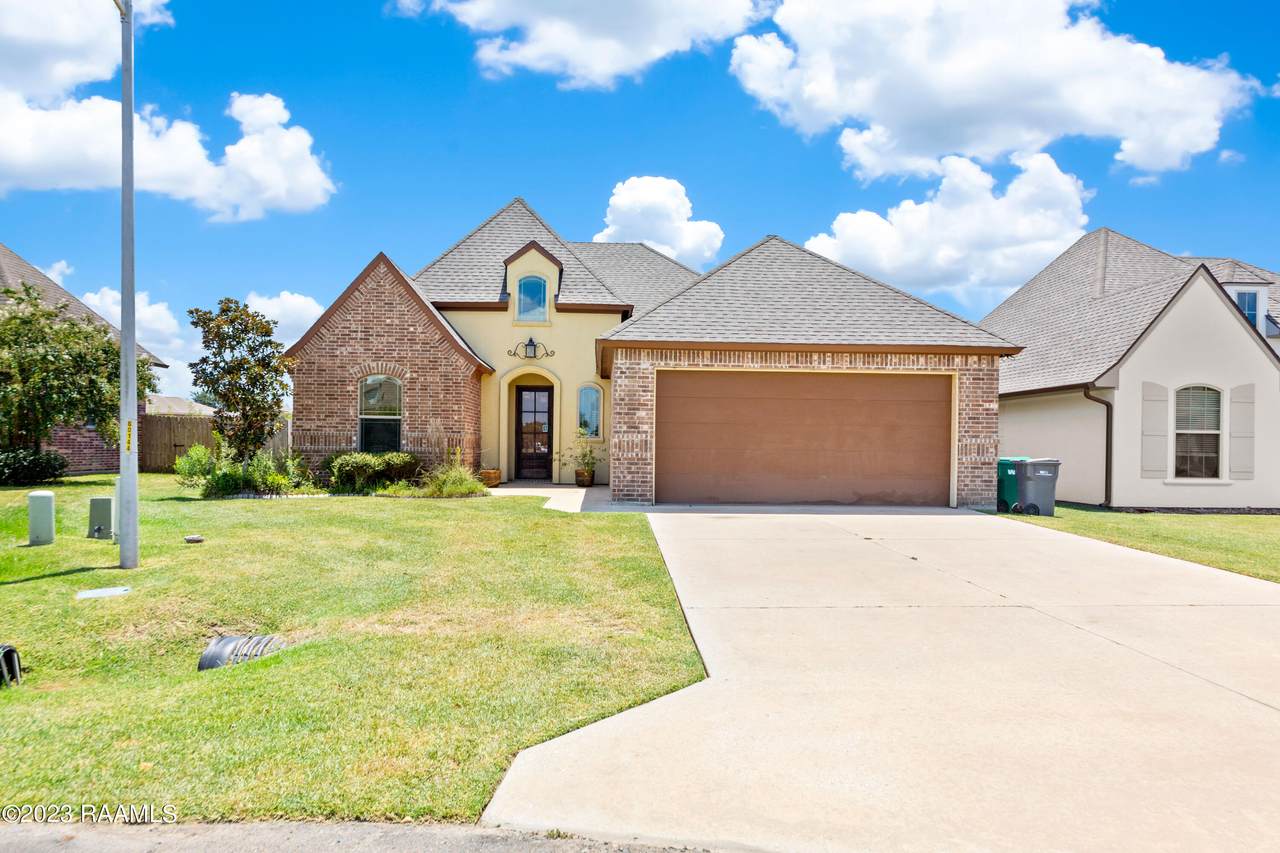 108 Glenbrook Drive, Broussard, LA 70518 (MLS 23007130) Keaty Real