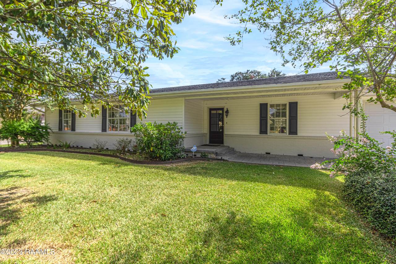 110 Karen Drive, Lafayette, LA 70503 (MLS 23008246) Keaty Real Estate