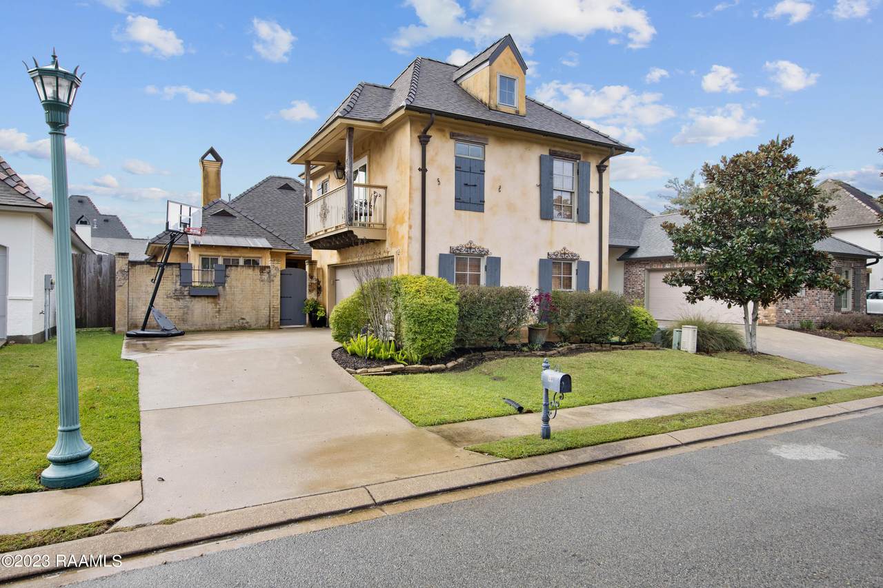 123 Croft Row, Lafayette, LA 70503 (MLS 23010777) Keaty Real Estate