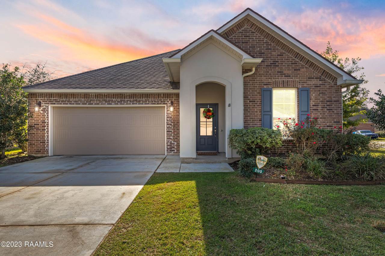 200 Saddle Crest Drive Drive, Lafayette, LA 70507 (MLS 23010870
