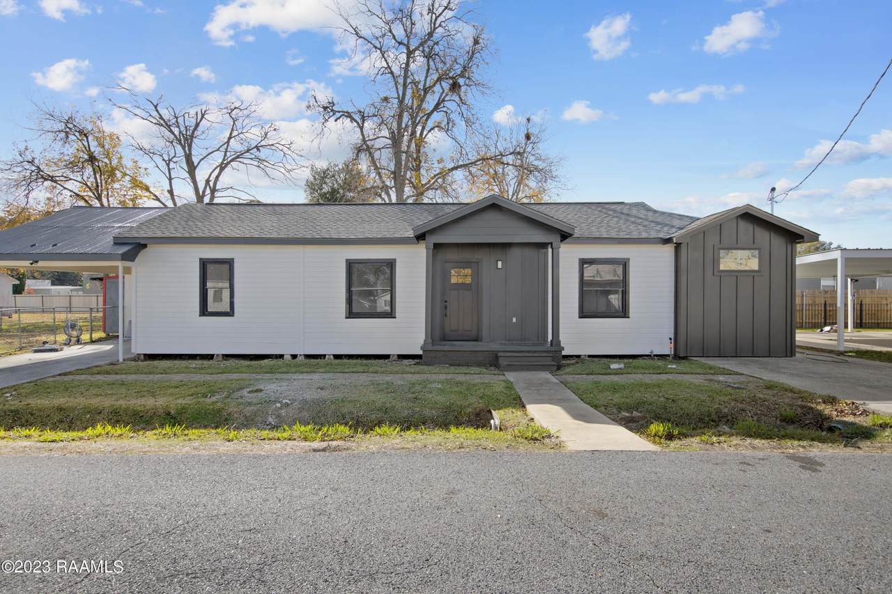 107 W Roosevelt Street, Broussard, LA 70518 (MLS 23011209) Keaty