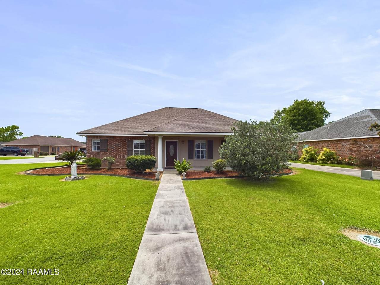101 Kettle Court Broussard LA 70518 (MLS #24004663) :: Keaty Real Estate 101 Kettle Court Broussard LA 70518 (MLS #24004663) :: Keaty Real Estate