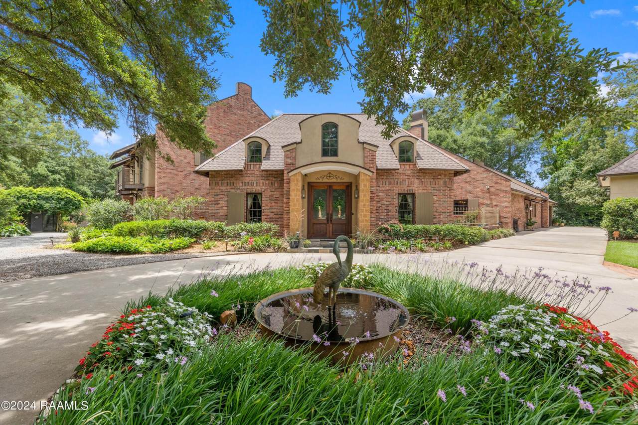 107 Kimball Drive - Photo 1