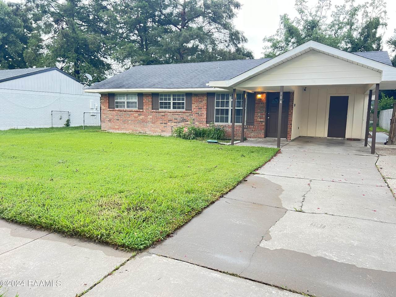 104 Sorority Drive - Photo 1