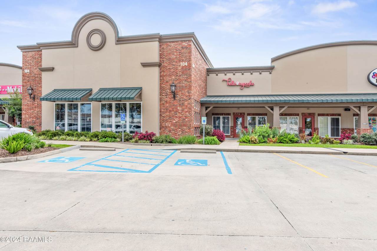 104 Kaliste Saloom Road - Photo 1