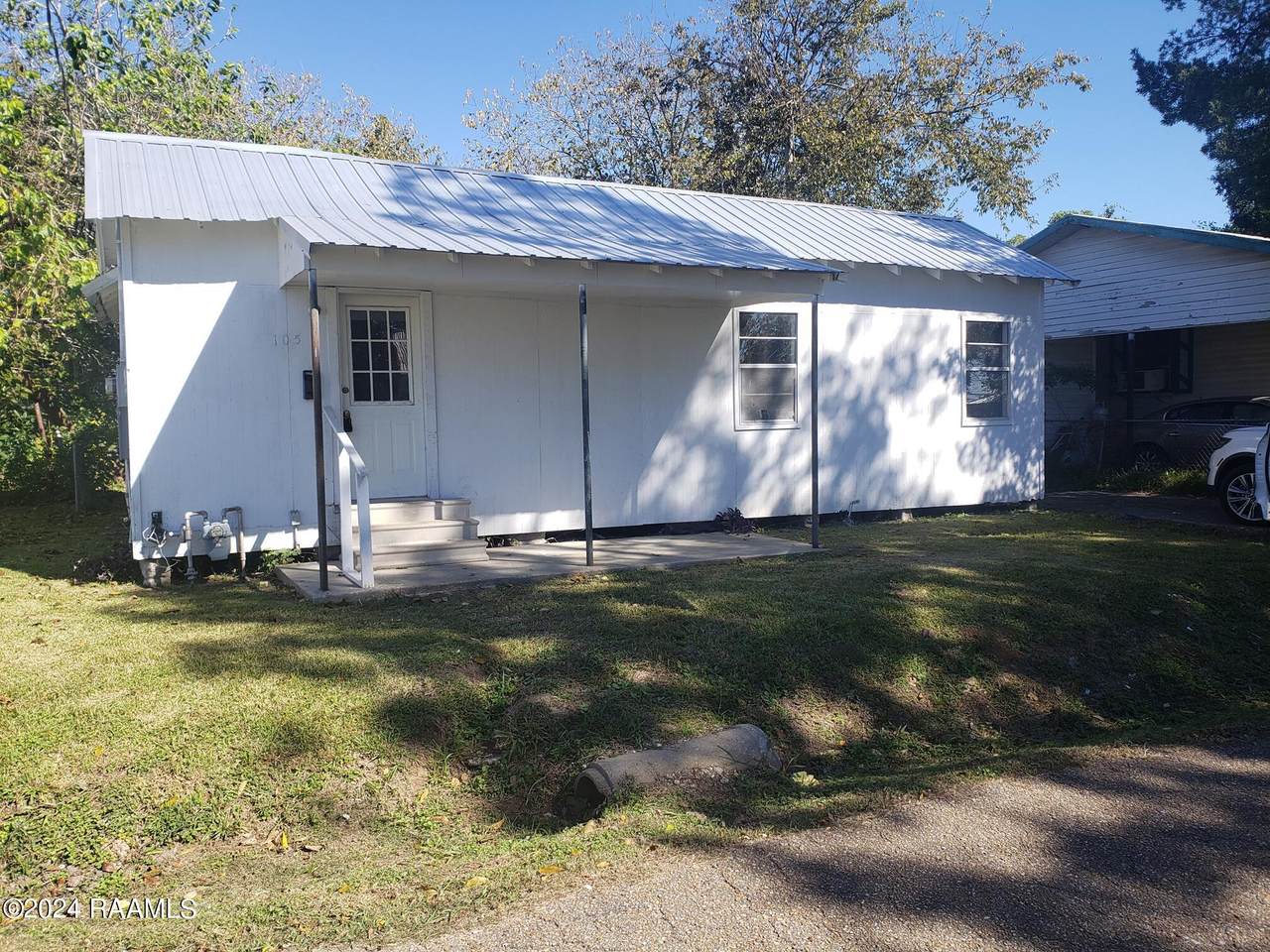 105 Clinton Street - Photo 1