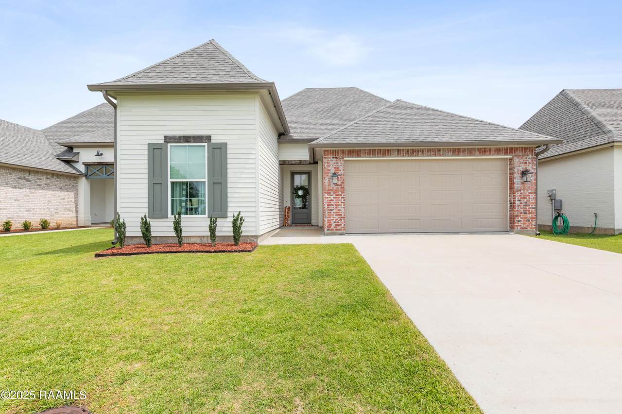 213 Octavia Drive - Photo 1