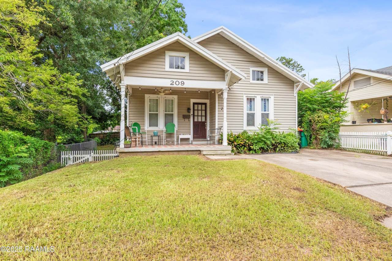 209 Calder Street - Photo 1