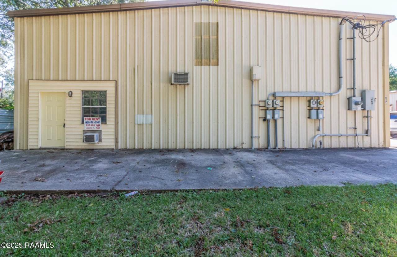 619 Bonin - Photo 1