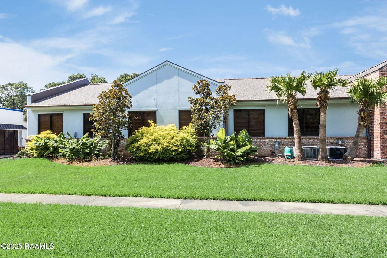 807 Albertson Parkway - Photo 1