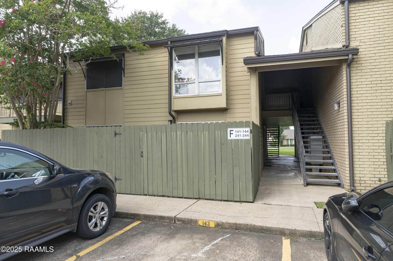 220 Doucet Road - Photo 1