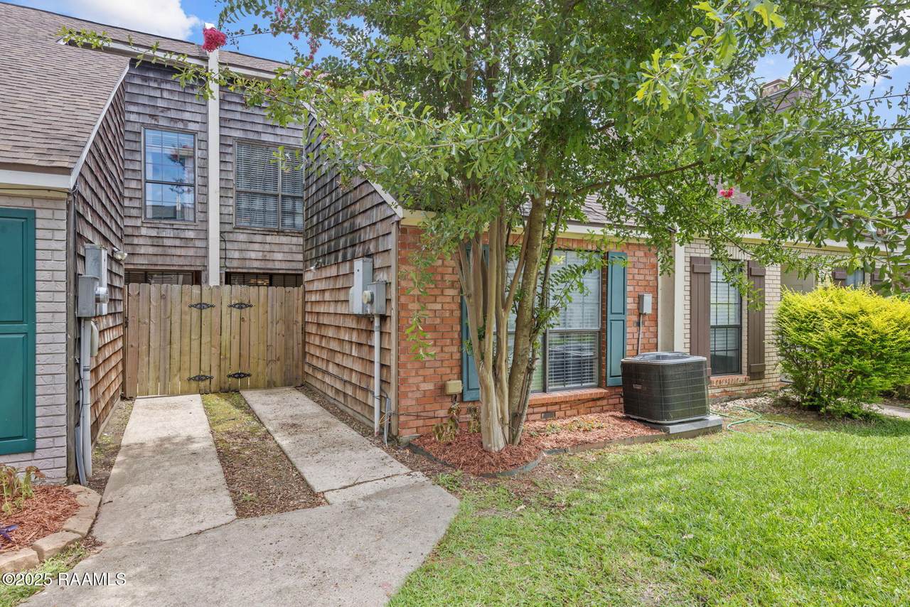 208 Long Plantation Boulevard - Photo 1
