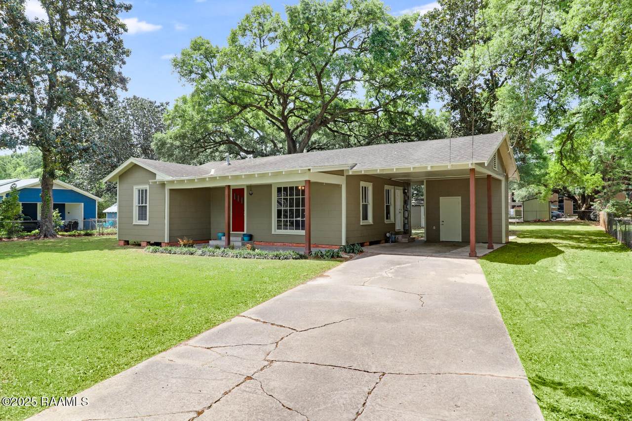 218 Bertrand Street - Photo 1