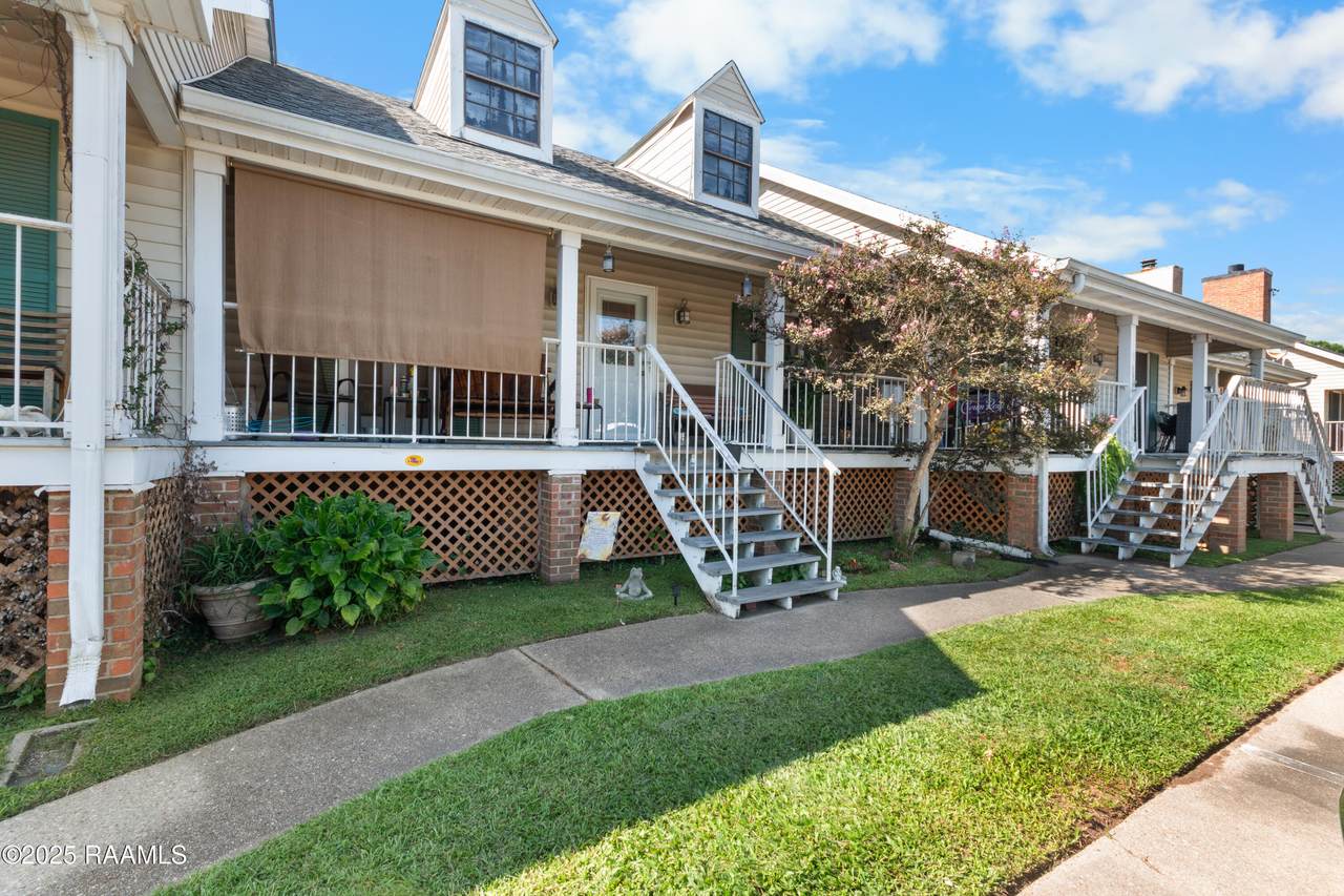 100 Teal Lane - Photo 1