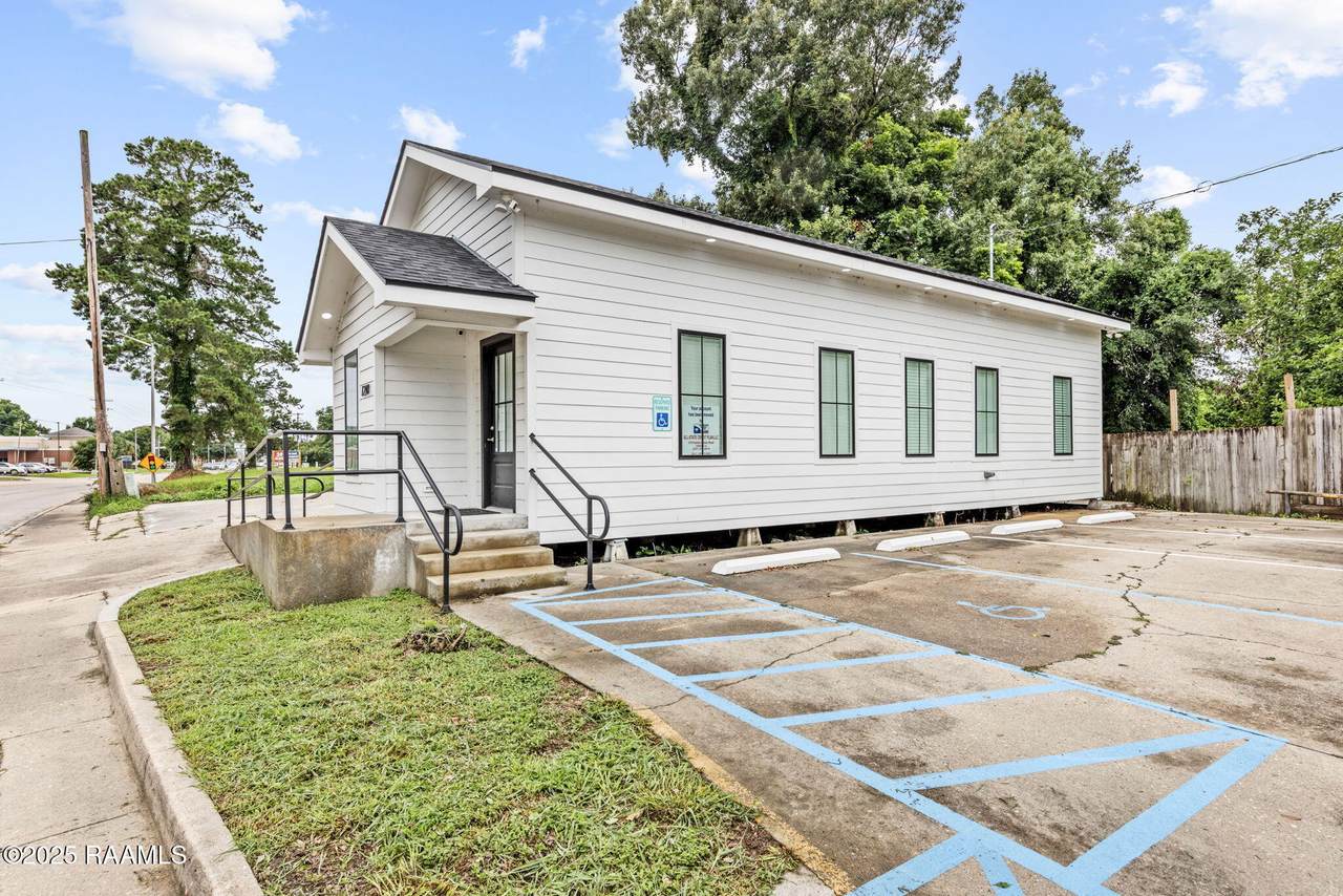 1210 Kaliste Saloom Road - Photo 1