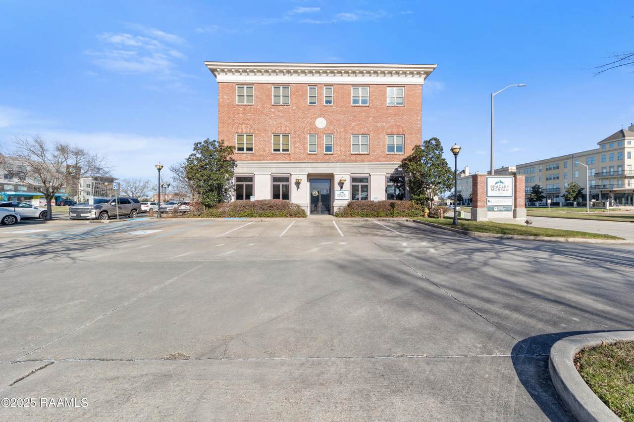 1318 Camellia Boulevard - Photo 1