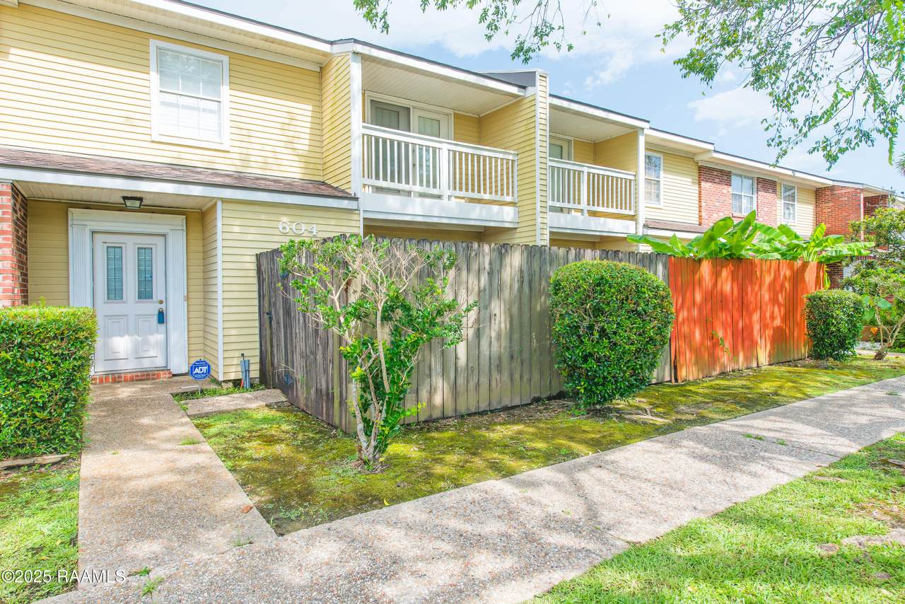 101 Wilbourn Boulevard - Photo 1