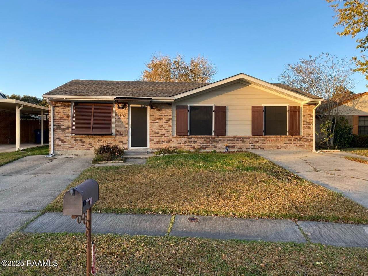 102 Thompson Loop - Photo 1