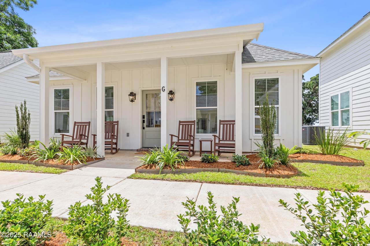 307 4th Street - Photo 1